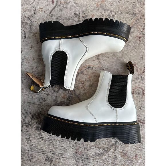 DR MARTENS 2976 Smooth White Leather Platform Chelsea Boots size 7 DR.MARTENS Platform Chelsea Boot White - NEW | eBay main image 4